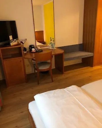 Seminar- Und Urlaubshotel Schulz فندق بيرغن